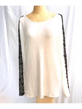 🆕LISTING🆕 WHBM Winter White Nylon Sweater